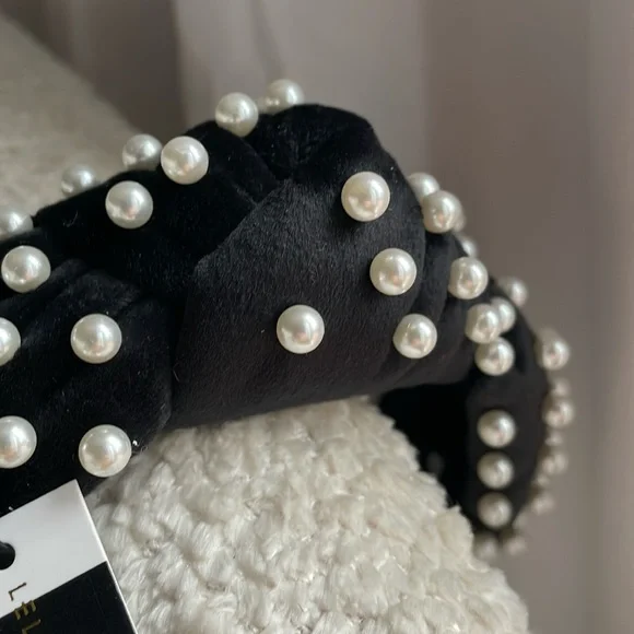 New-LELE SADOUGHI VELVET PEARL KNOTTED HEADBAND ($150 value) - Picture 7 of 16